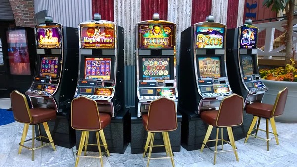 Bonus round activation screen showing free spins and multiplier display